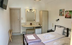 Platanos Rooms